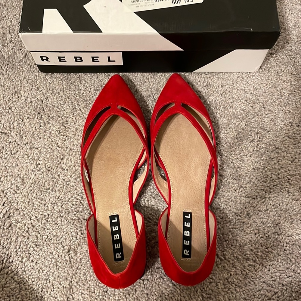 New in box Rebel Wilson Acca-Scuse Me Isabella Red Flats